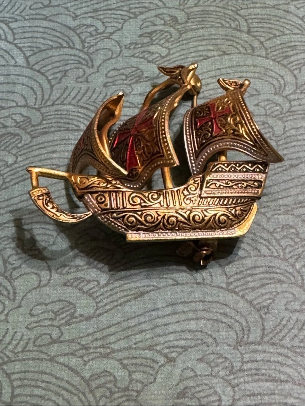 VINTAGE DAMASCENE SHIP BROOCH